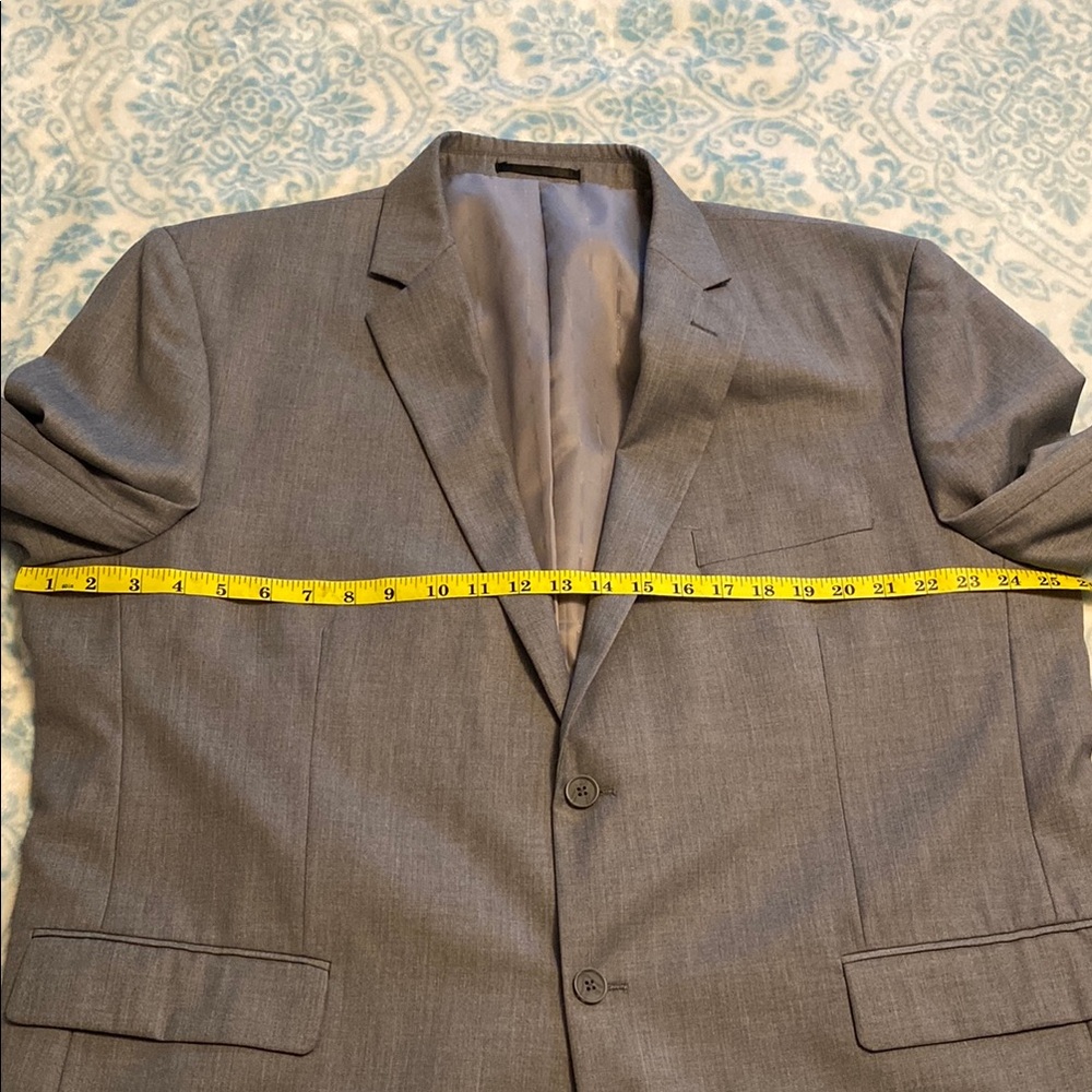 Gray Wool-Blend Suit With Structured Shoulders - image 6